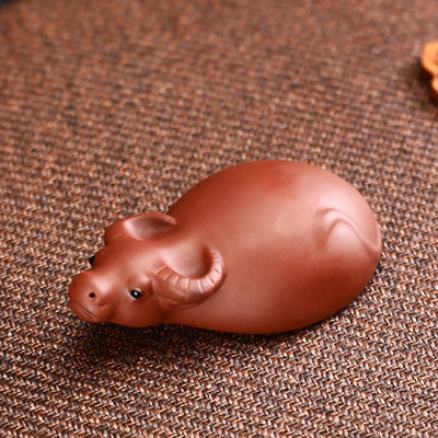 Radošs purpura māla tējas mājdzīvnieks Maza bifeļa statuja Rotājumi Roku darbs Skulptūra Amatniecība Mājas tējas servīzes dekorēšana Dārza Bonsai māksla