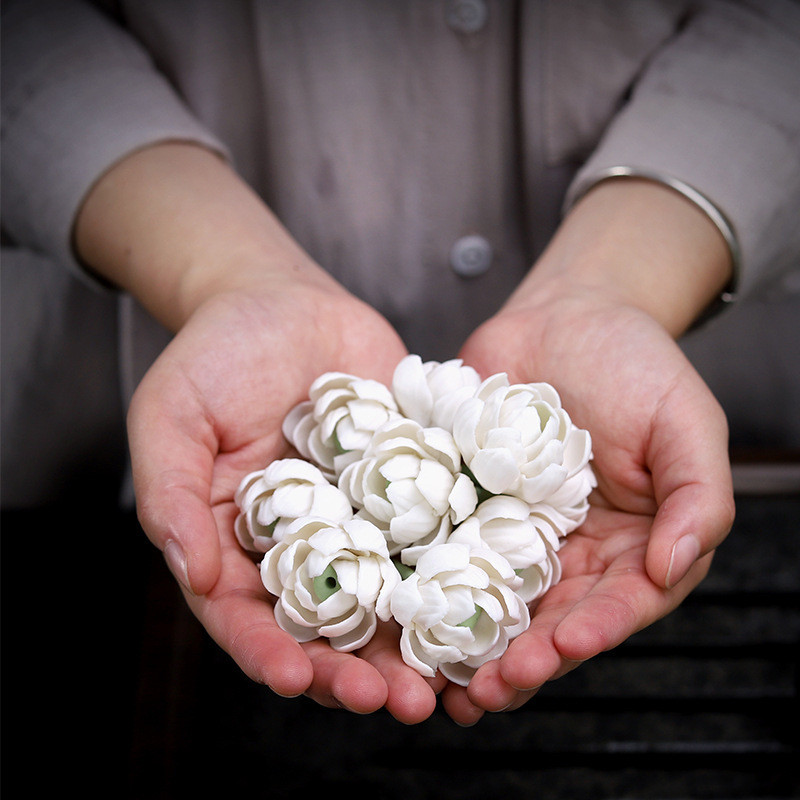 Jasmīna ziedu roku darbs keramikas ziedu figūriņas Boutique Tea Pet Keramikas dekorācijas mājas tējas ceremonijas rotājumiem