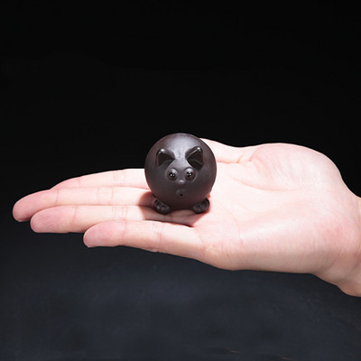 1 БР. Мини върхове на пръстите Лилава глина Чай Домашен любимец Ръчно изработена сладка статуя на прасе Статуя на животно Чаена фигурка Орнаменти Бутикова декорация на чай Занаяти