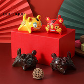 Radošas sveķu krāsas maiņas tēja Mājdzīvnieks Laimīgā tīģera statuja tējas figūriņas rotājumi var pacelt tējas servīzes dekorācijas galda amatniecība