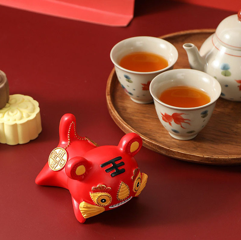 Radošas sveķu krāsas maiņas tēja Mājdzīvnieks Laimīgā tīģera statuja tējas figūriņas rotājumi var pacelt tējas servīzes dekorācijas galda amatniecība