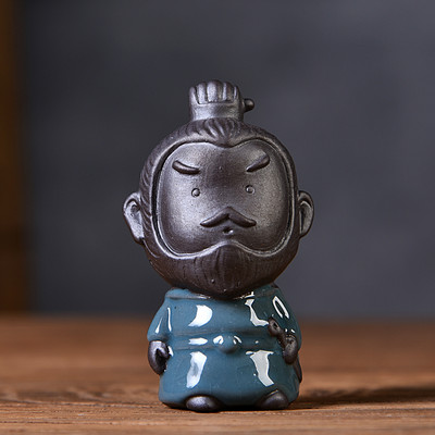 Lila agyag mini Buddha szobor Tea kisállat díszek Aranyos meditáció Szerzetes Kerámia dekoráció Kert Otthon Teaasztal Kiegészítők