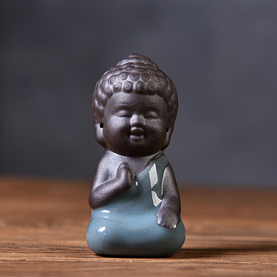 Lila agyag mini Buddha szobor Tea kisállat díszek Aranyos meditáció Szerzetes Kerámia dekoráció Kert Otthon Teaasztal Kiegészítők
