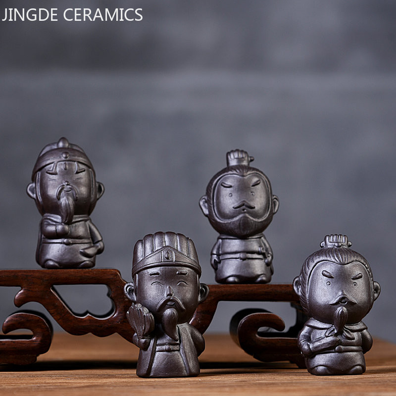 Lila agyag mini Buddha szobor Tea kisállat díszek Aranyos meditáció Szerzetes Kerámia dekoráció Kert Otthon Teaasztal Kiegészítők