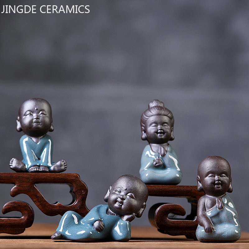 Lila agyag mini Buddha szobor Tea kisállat díszek Aranyos meditáció Szerzetes Kerámia dekoráció Kert Otthon Teaasztal Kiegészítők