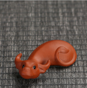 Класически лилав глинен чай Украшение за домашен любимец Прекрасен модел на едър рогат добитък Украса Декорация на саксия за дома Бутикови аксесоари за чаена церемония