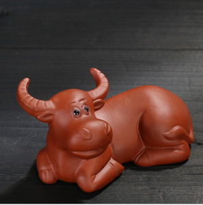 Класически лилав глинен чай Украшение за домашен любимец Прекрасен модел на едър рогат добитък Украса Декорация на саксия за дома Бутикови аксесоари за чаена церемония