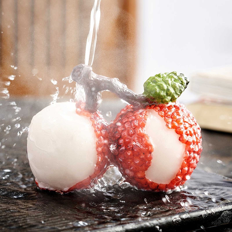 Krāsu maiņa Liči tēja Mājdzīvnieku Gongfu tējas simulācija Augļu sveķu figūriņa mājas birojam Dzīvojamās istabas tēja Mājdzīvnieki Rakstāmgalda dekorēšanas piederumi