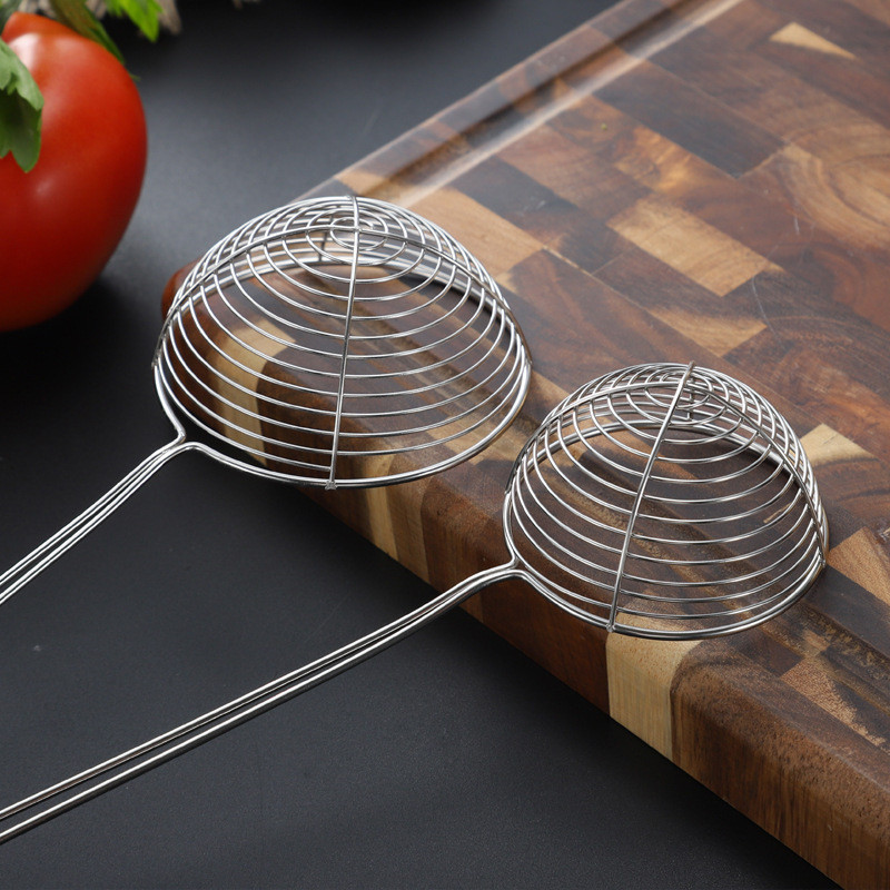 Skimmeris ar garu rokturi, nerūsējošā tērauda caurduris, atlikumu sieta sietiņš, karstais katls, noplūdis eļļa Karote nūdeles liekšķere Virtuves gatavošanas rīki