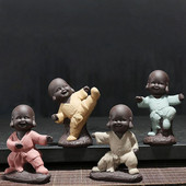 Violeta māla Kungfu tēja mājdzīvnieks Mazais mūku tējas aksesuāri Mājas dekors Keramikas amatniecība Mūka figūriņa Budas statujas dekorēšana