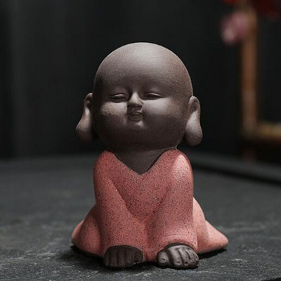 Violeta māla Kungfu tēja mājdzīvnieks Mazais mūku tējas aksesuāri Mājas dekors Keramikas amatniecība Mūka figūriņa Budas statujas dekorēšana