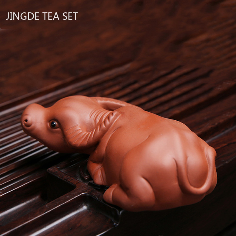 Ar rokām darināta skulptūra Zisha tēja mājdzīvnieku rotājums purpursarkana māla tējas komplekts Liellopu figūriņas rotājums tējas galda dekors Amatniecība Mājas aksesuāri