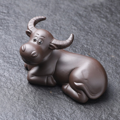 Kézzel készített lila agyag tea kisállat díszek tehénmodell szobor tea figura kínai teás asztaldísz kiegészítők asztali kézműves