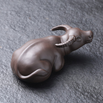 Kézzel készített lila agyag tea kisállat díszek tehénmodell szobor tea figura kínai teás asztaldísz kiegészítők asztali kézműves