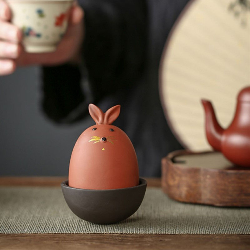 Radoša purpursarkanā smilšu tēja mājdzīvnieku darbvirsmas trauku rotājumi ar rokām darināti burvīgi trusis dzīvnieki skulptūras dekorācijas tējas galda piederumi