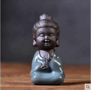 Tējas mājdzīvnieku dekorācijas var paaugstināt purpursarkano smilšu rakstāmgaldu Dzīvojamā istaba Zen mazais mūks tējas ceremonijas aksesuāri Boutique dāvanas