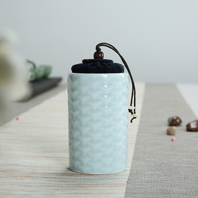 Celadon reljefs ar vāku mājas Ganoderma lucidum tēja kafijas pupiņas biskvīts konfektes aizzīmogotas kannas tabletes pulveris keramikas uzglabāšanas tvertne
