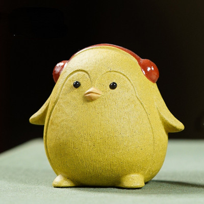 1 gab. Roku darbs purpursarkanā māla burvīgs pingvīns, dzeltens figūriņas rotājums ar pirkstu galiem, tēja, rotaļlieta, tēja Mājdzīvnieki Boutique tējas galda amatniecība