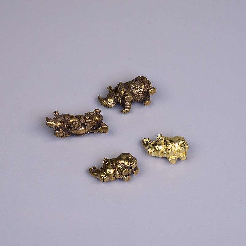 Saadaval 4 stiili Messingist ninasarvikud kujukesed Kääbikud lauaarvutite teekaunistused Klassikaline väikeloomade tee Lemmikloomade kodukaunistused