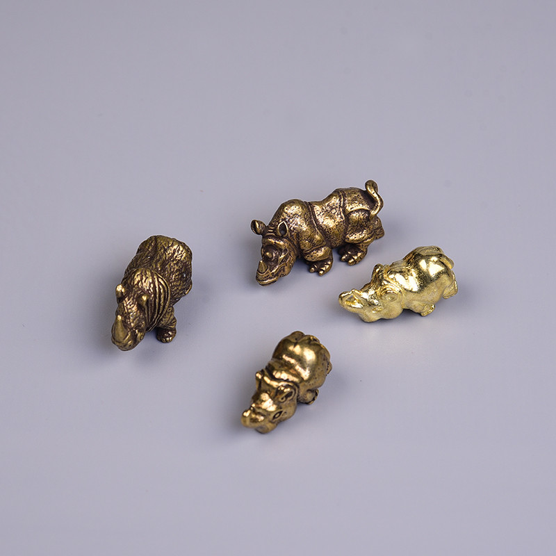 Saadaval 4 stiili Messingist ninasarvikud kujukesed Kääbikud lauaarvutite teekaunistused Klassikaline väikeloomade tee Lemmikloomade kodukaunistused