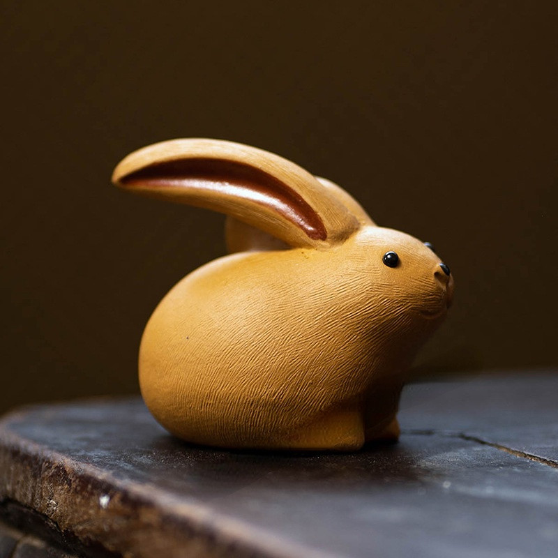 1 GB ar rokām darināts purpursarkans māls. Jauki trusis figūriņas rotājumi ar pirkstgaliem, tējas rotaļlieta Mājdzīvnieki Boutique Tējas galds Amatniecība