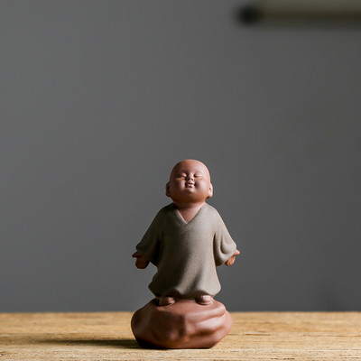 WDDSXXJSL Ķīniešu radošā Zen violeta smilšu keramika Mazā mūku tējas mājdzīvnieku dekorēšana Mājas viesistabas tējas galda dekorēšana