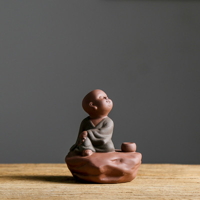 WDDSXXJSL Ķīniešu radošā Zen violeta smilšu keramika Mazā mūku tējas mājdzīvnieku dekorēšana Mājas viesistabas tējas galda dekorēšana