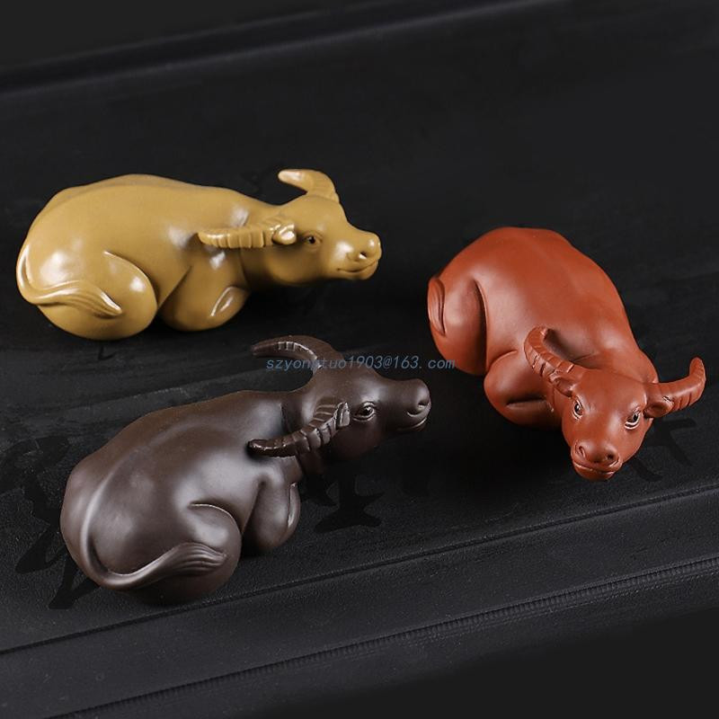 Boutique ar rokām darināta purpura māla tēja mājdzīvnieku rotājumi Lucky Cattle Statue Animal Tea