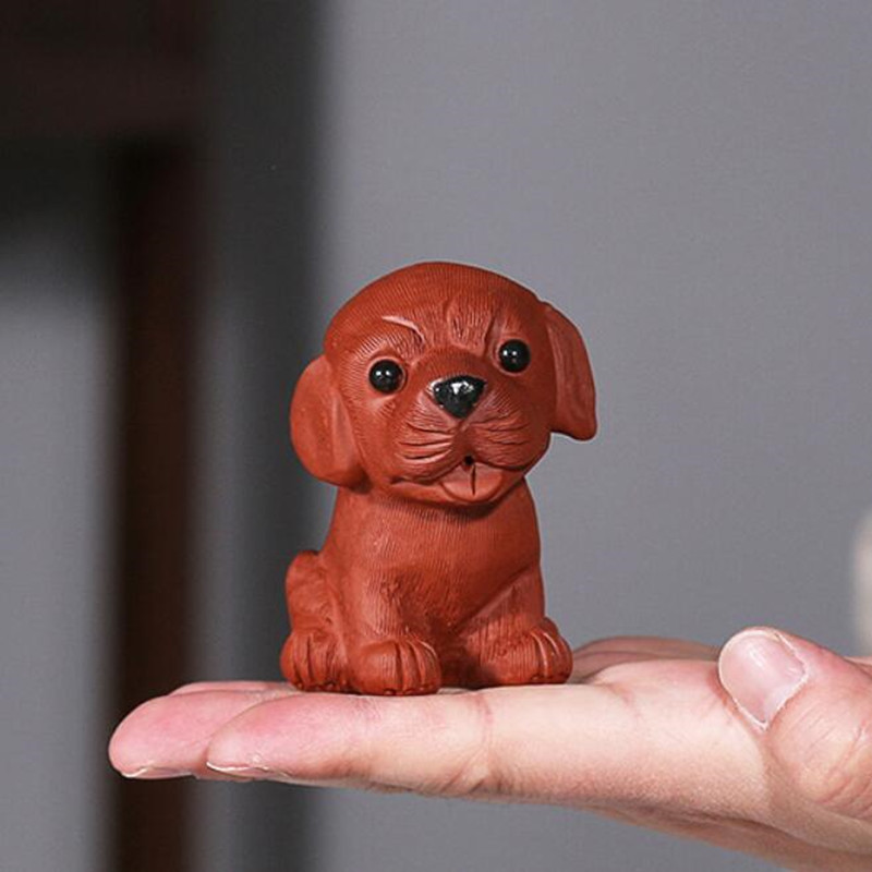 1vnt Yixing rankų darbo purpurinė molio arbata Pet Lucky Puppy statulos papuošalai Staliniai amatai Boutique arbatos stalo dekoravimo priedai