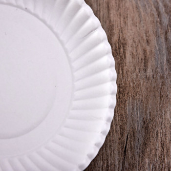 Χάρτινη πλάκα 6 ιντσών για κέικ Λευκή χαρτί Δίσκος πάρτι Προστασία περιβάλλοντος Στρογγυλή κέικ γενεθλίων Δίσκος μπάρμπεκιου Κουζινικά σκεύη