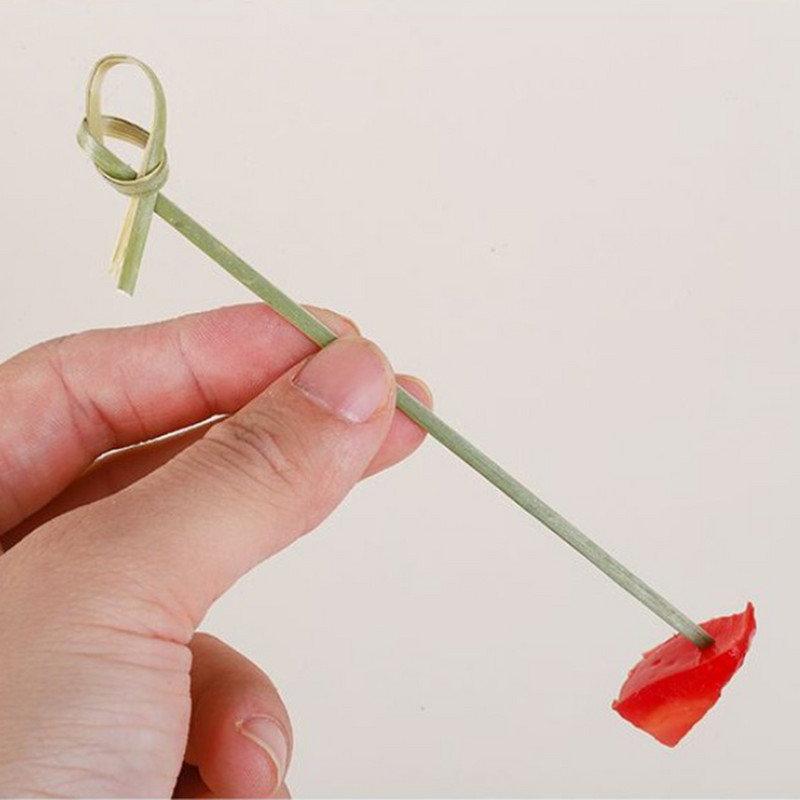 100 DB eldobható bambusz nyakkendő csomózott nyárs csavart végű koktél étel gyümölcs csákány Villarudak vendéglátóipari desszertekhez VC