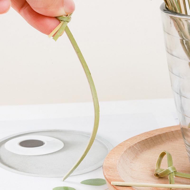 100 DB eldobható bambusz nyakkendő csomózott nyárs csavart végű koktél étel gyümölcs csákány Villarudak vendéglátóipari desszertekhez VC