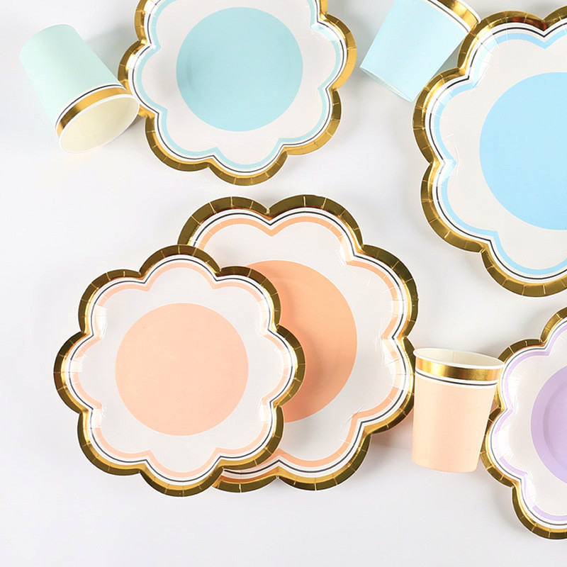 10gab/partija Vienreizējās lietošanas paplātes Papīra diski Mežģīņu šķīvis Kāzu Ziemassvētku piederumi Deserta kūka Cepumi Vienreizlietojamie trauki