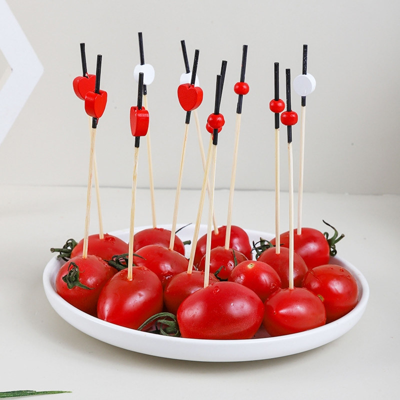 100 vienetų vienkartinis bambuko maisto iešmas Maisto rinkinys savitarnos pyragaičiai vaisiai šakutės vakarėlis pyragas desertas salotos pagaliukas širdies formos 667A