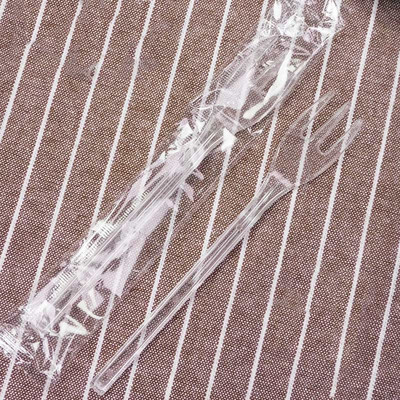 50 vnt / rinkinys Vienkartinės ilgos rankenos plastikinės mažos šakutės Nepriklausomos pakuotės Stalo reikmenys Vaisių desertinės šakutės Vakarėlio stalo reikmenys