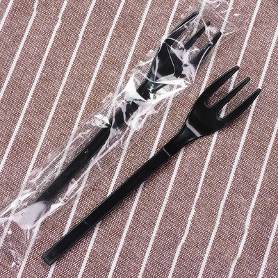 50 vnt / rinkinys Vienkartinės ilgos rankenos plastikinės mažos šakutės Nepriklausomos pakuotės Stalo reikmenys Vaisių desertinės šakutės Vakarėlio stalo reikmenys