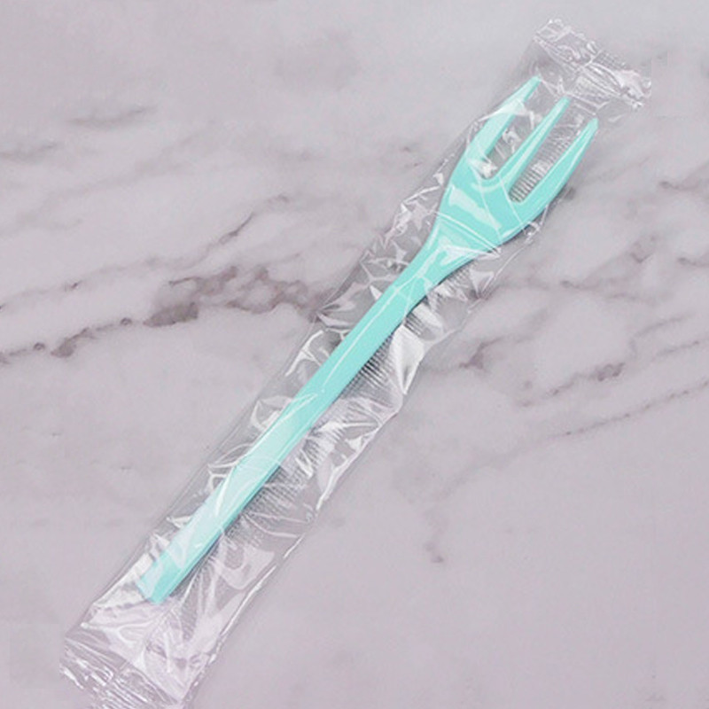 50 vnt / rinkinys Vienkartinės ilgos rankenos plastikinės mažos šakutės Nepriklausomos pakuotės Stalo reikmenys Vaisių desertinės šakutės Vakarėlio stalo reikmenys