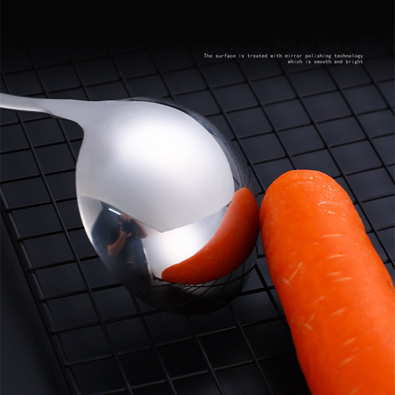 Nerūsējošā tērauda zupas karotes caurduris ar koka rokturi Pretpiedeguma pasniegšanas ēdamkarotes Karstā katla karotes Virtuves piederumi