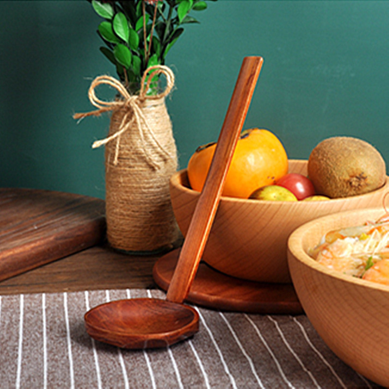 1 db fából készült japán stílusú kanál többfunkciós leveses kanál hőszigetelő hosszú nyelű Ramen szűrőszűrő konyhai étkészlet