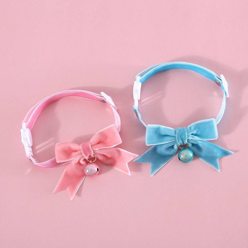 Kasside kaelakee sametest vibukaelarihm kellukesega kutsikahoolduse tarvikud Reguleeritavad pehmed lämbumisvastased lemmikloomad õues käimise tarvikud