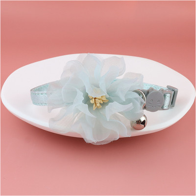 Mājdzīvnieku ziedu kaklasiksna kucēnu kaķēnu regulējama pret nosmakšanas kaklasaite ar zvaniņu suņa kaķa pastaigai āra dekorēšanai