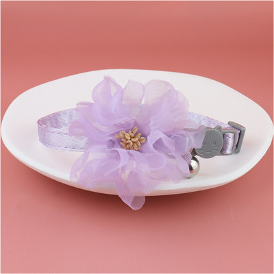 Mājdzīvnieku ziedu kaklasiksna kucēnu kaķēnu regulējama pret nosmakšanas kaklasaite ar zvaniņu suņa kaķa pastaigai āra dekorēšanai