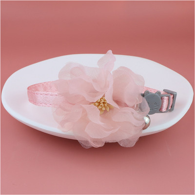 Mājdzīvnieku ziedu kaklasiksna kucēnu kaķēnu regulējama pret nosmakšanas kaklasaite ar zvaniņu suņa kaķa pastaigai āra dekorēšanai