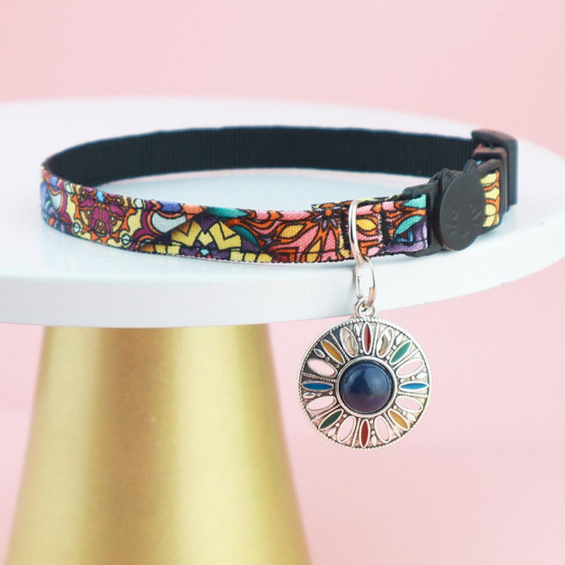 Kaķa apkakles regulējama ātri nolaižama izsmalcināta drukas mājdzīvnieka kakla siksna Ērts drošības joslas izsekotāja aizsargmaciņš priekš AirTag