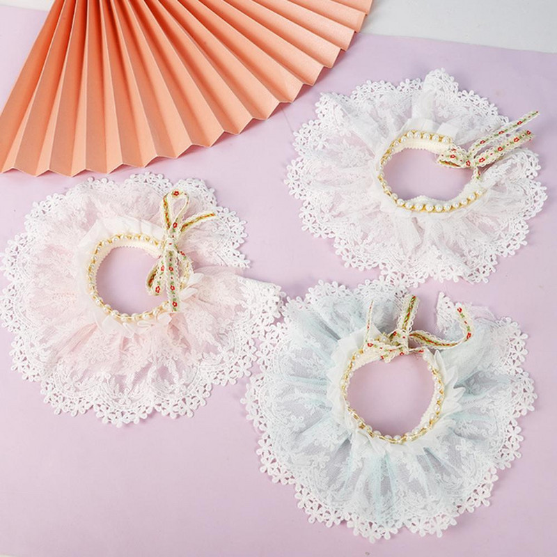 Elpojoša kaķa apkakle Mākslīgās pērļu dekors Kaķu šalle Dekoratīvs ādai draudzīgs kaķēnu festivāls Dekoratīvs mežģīņu apkakles mājdzīvnieku produkts