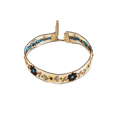 Salda mežģīņu mājdzīvnieku apkakle, mākslīgās pērles regulējama kucēnu kaklarota etniskā izšuvumi, volānveida kaķu apkakles, elpojošs mājdzīvnieku kopšanas rīks