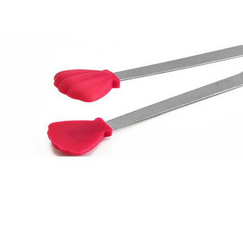1PCS Произволен цвят Кухненски щипки от неръждаема стомана Малки сладки щипки за храна Неплъзгащи се силиконови щипки Малки кухненски щипки