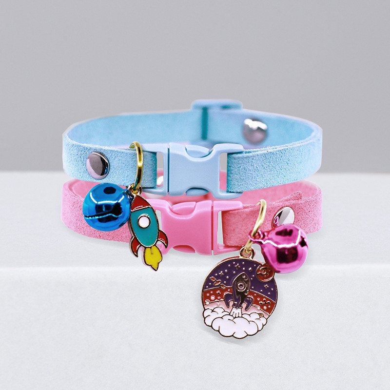 Karikatūra Astronauta kulonu kaķa kaklasiksna ar zvaniņu, stingru gudru kaķa kaklu rotaslietas kaķu apkakles kaķu kaklarota kucēnu kaķēnu aksesuāri