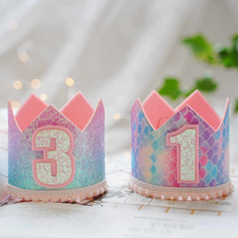 Krāsaina varavīksnes kroņa cepure 1-3 th Kids Fishtail Cepure ar virvi Daudz laimes dzimšanas dienā Galvas saite Nāriņas ballītes dekora papīra cepure