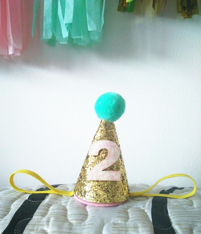 Zēna un meitenes pirmā 1. dzimšanas dienas cepure zelta viena divi trīs gadus veca mirdzoša princeses cepure matu aksesuārs